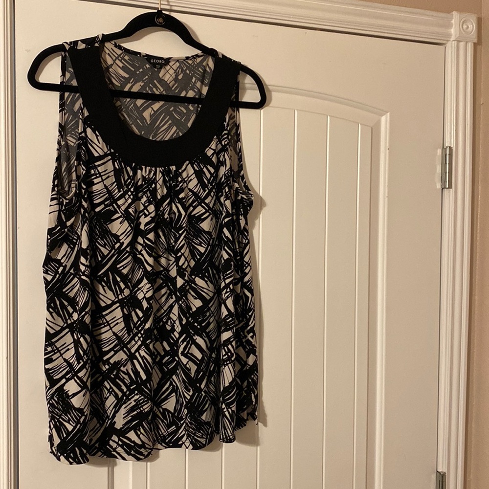 1x black and white sleeveless top